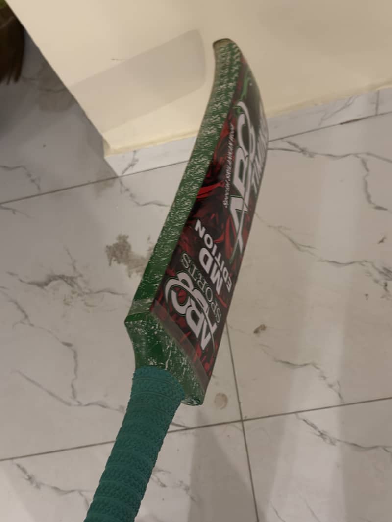 Cricket bat 0