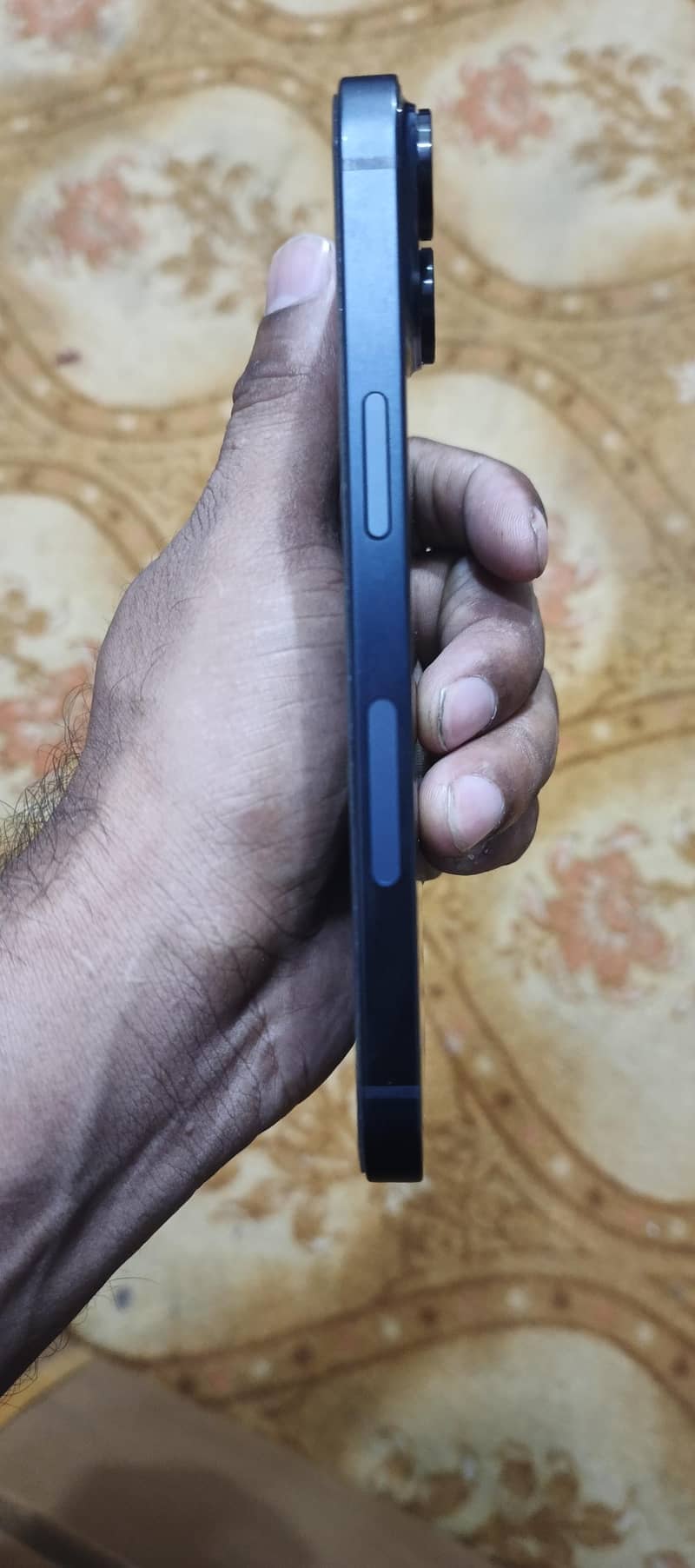Apple iPhone 14 3