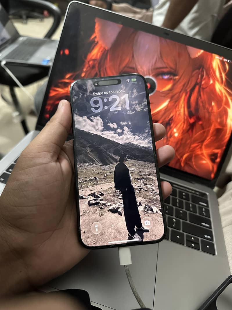 Apple iPhone 15 Pro Max 1