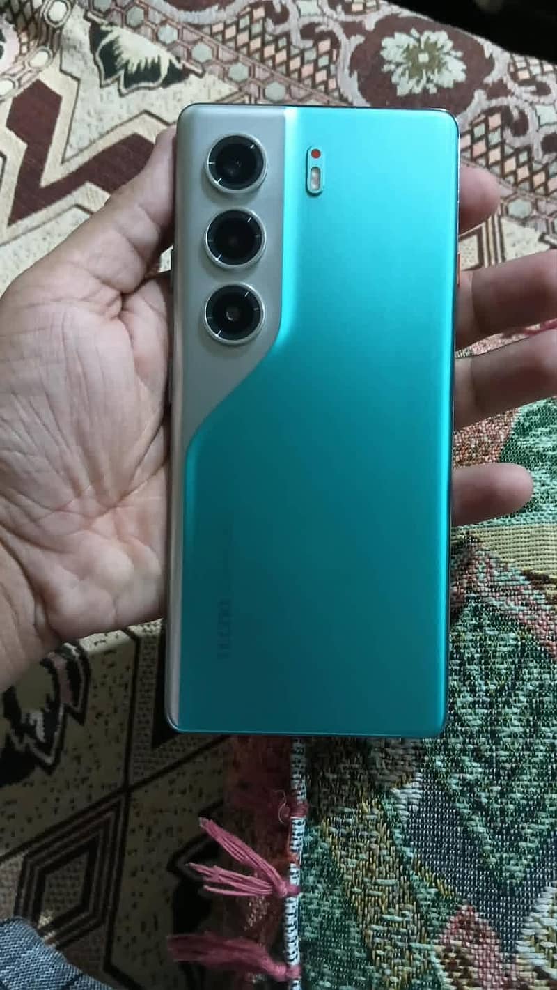 Tecno CAMON 40 Pro 3