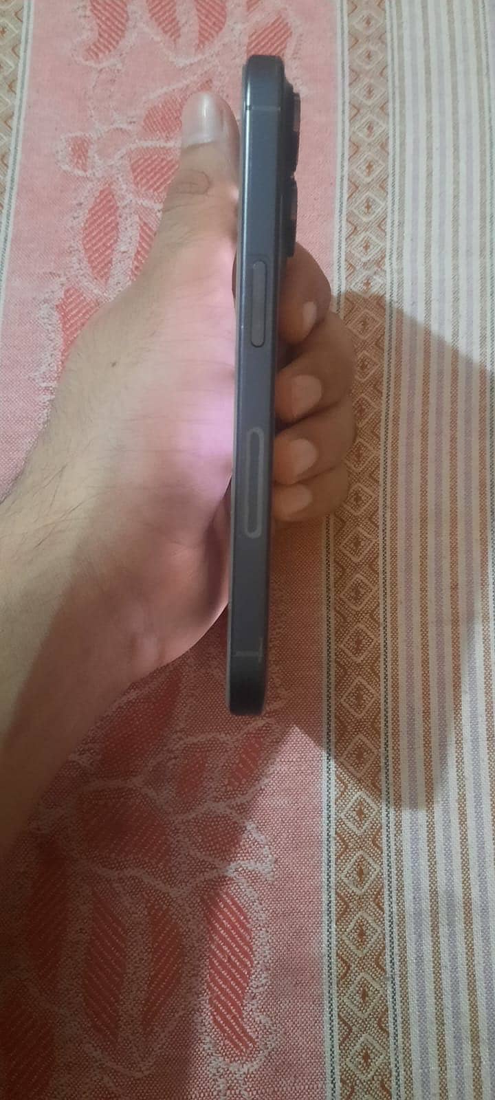 Apple iPhone 15 Pro 2