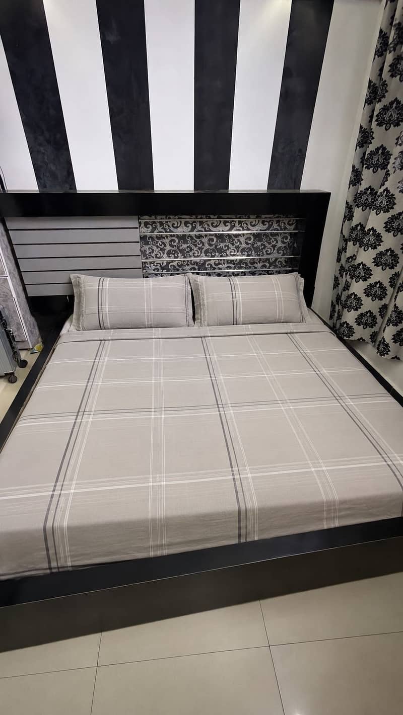 Bedroom set urgent sale 1