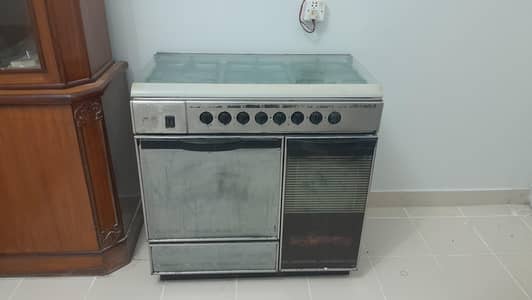old-style freestanding gas stove/oven