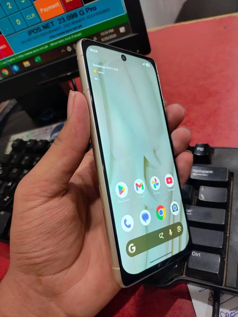 Google Pixel 7 Pro panel change 0