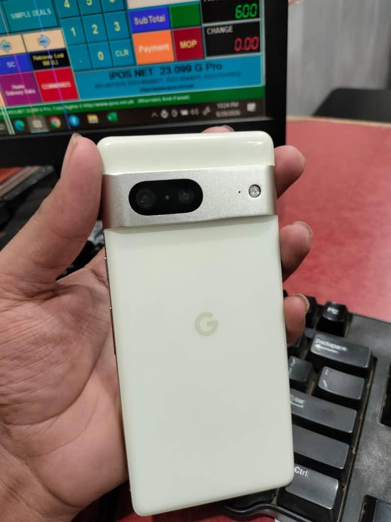 Google Pixel 7 Pro panel change 2