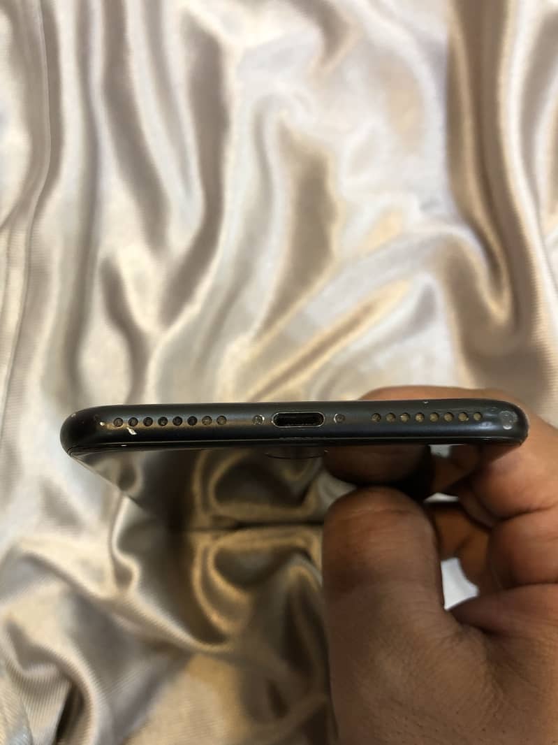 Apple iPhone 7 Plus 6