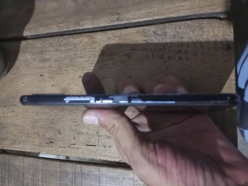 Vivo V21 4