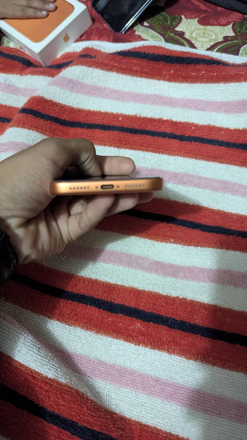 Apple iPhone 17 Pro Max 4