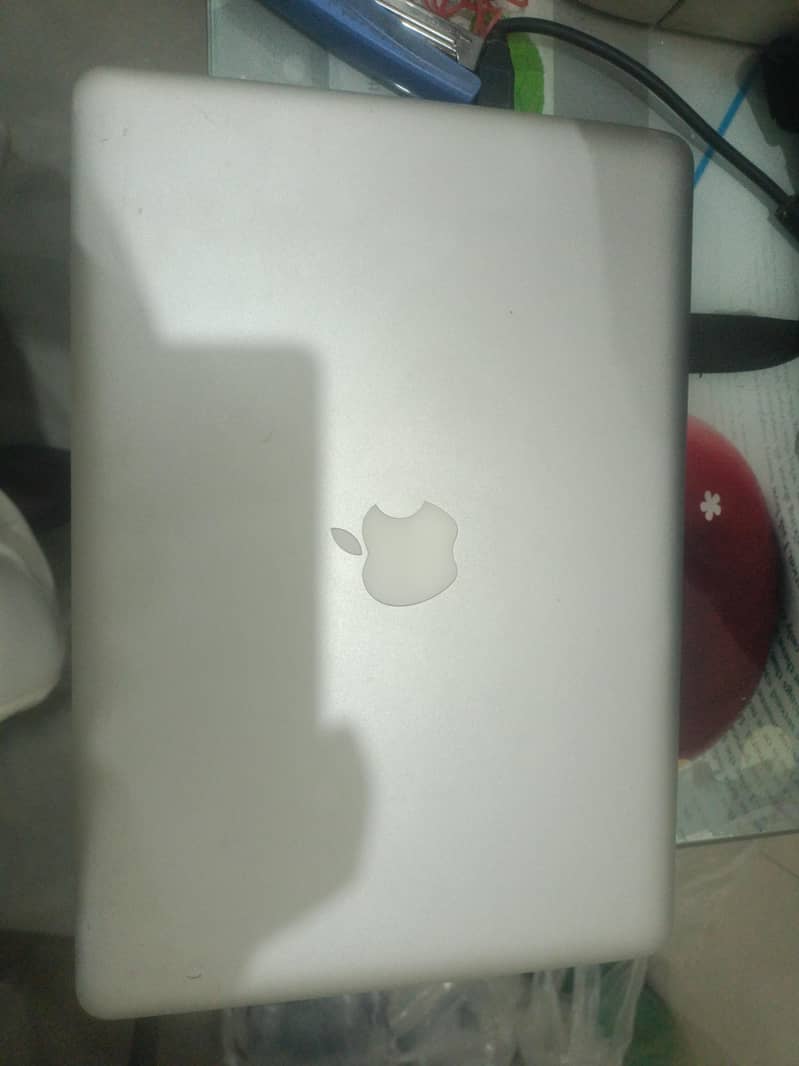 Apple MacBook pro 2010 Model 1