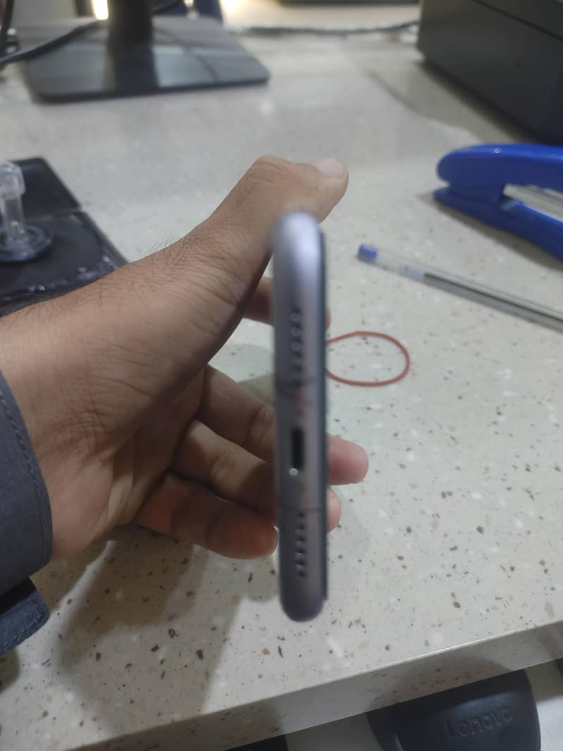 Apple iPhone 11 5