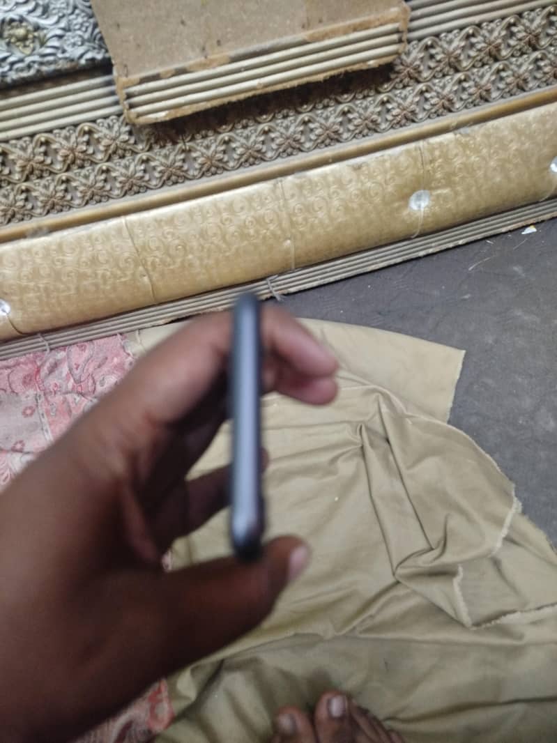 Apple iPhone 8 4