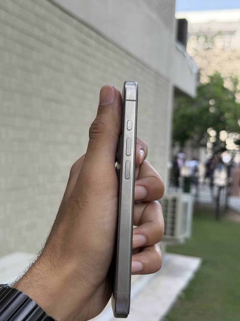 Apple iPhone 15 Pro 1