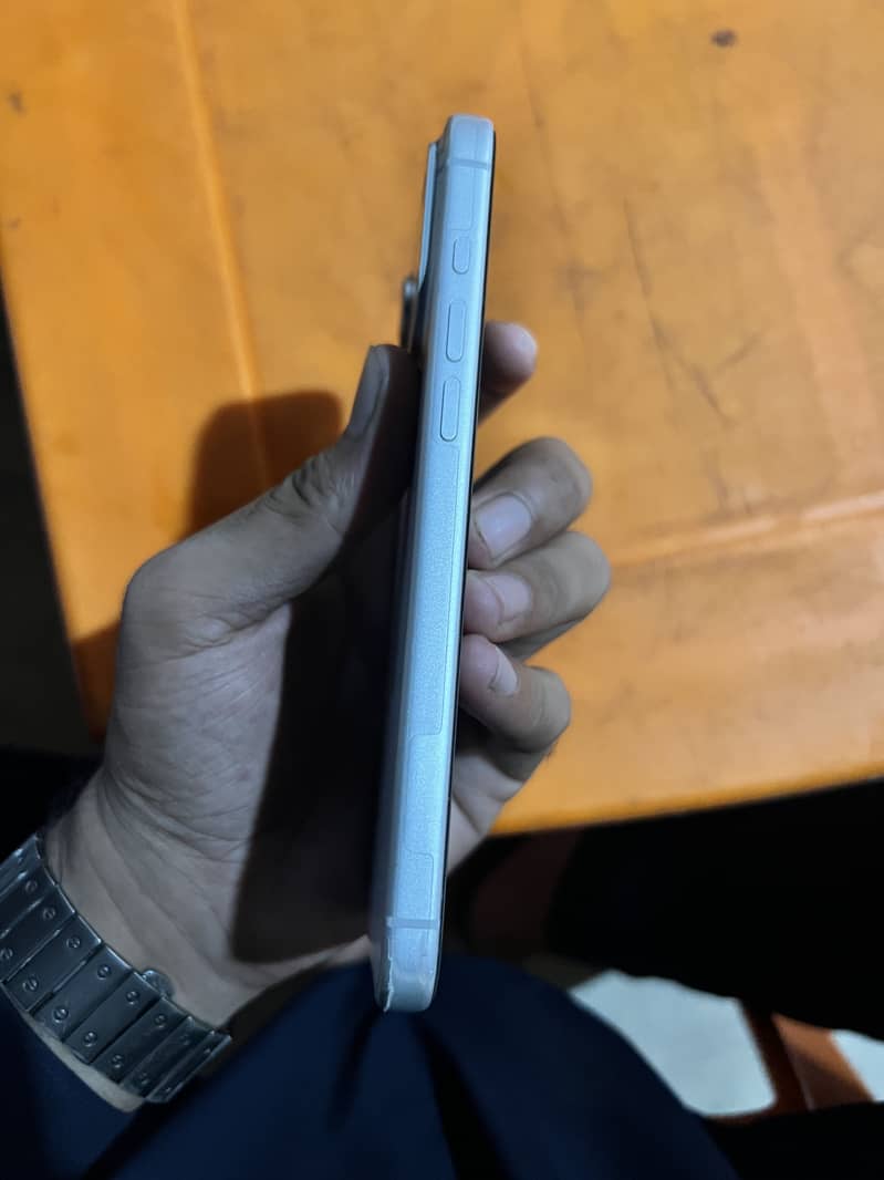 Apple iPhone 17 Pro Max 3