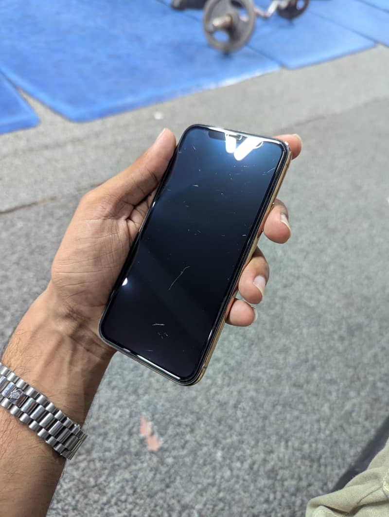 Apple iPhone 11 Pro 6