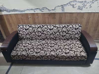 3 seater sofa in good condition