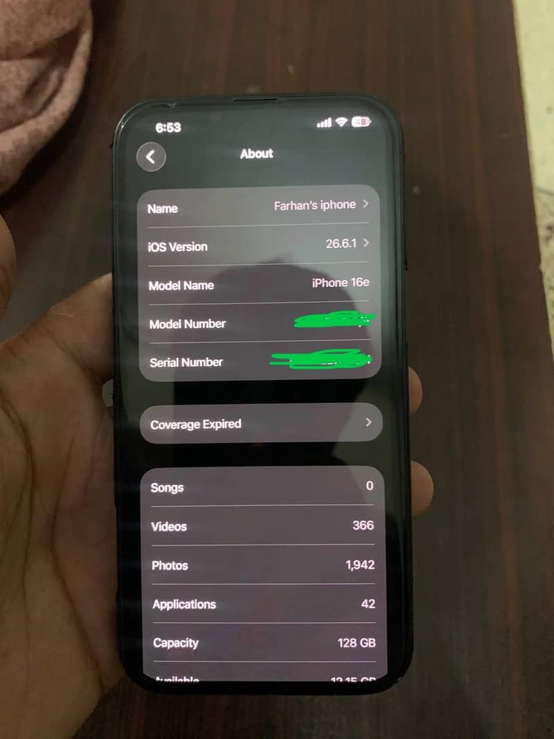 Apple iPhone 16e 2