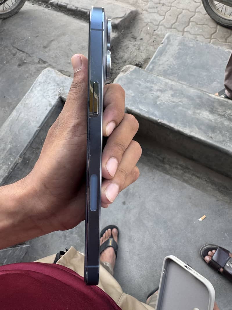 Apple iPhone 13 Pro Max 5
