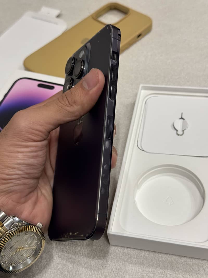 Apple iPhone 14 Pro Max 1