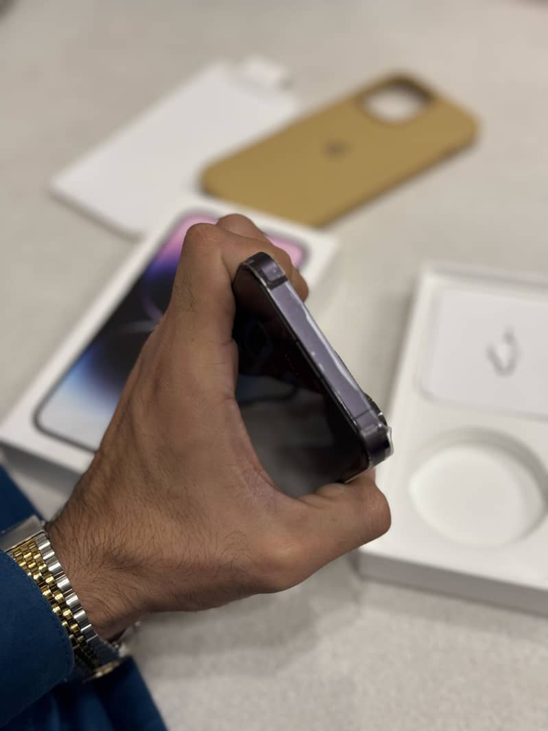 Apple iPhone 14 Pro Max 6
