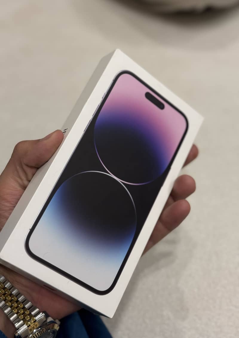 Apple iPhone 14 Pro Max 12
