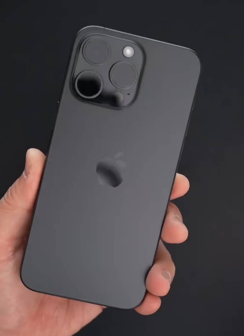 Apple iPhone 15 Pro Max 1