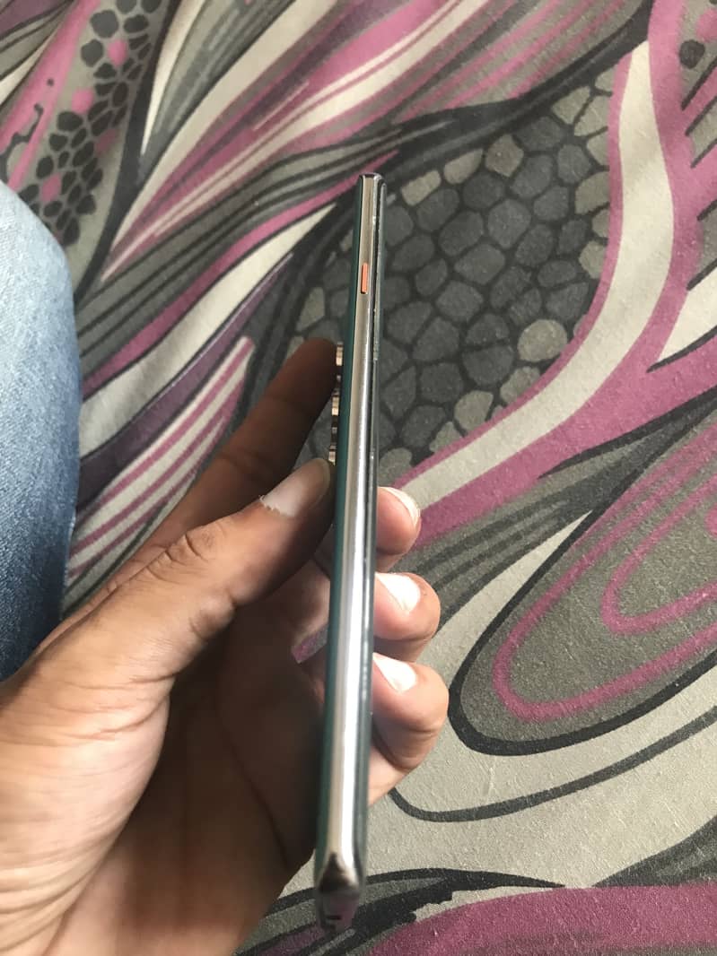 Tecno CAMON 40 Pro 4