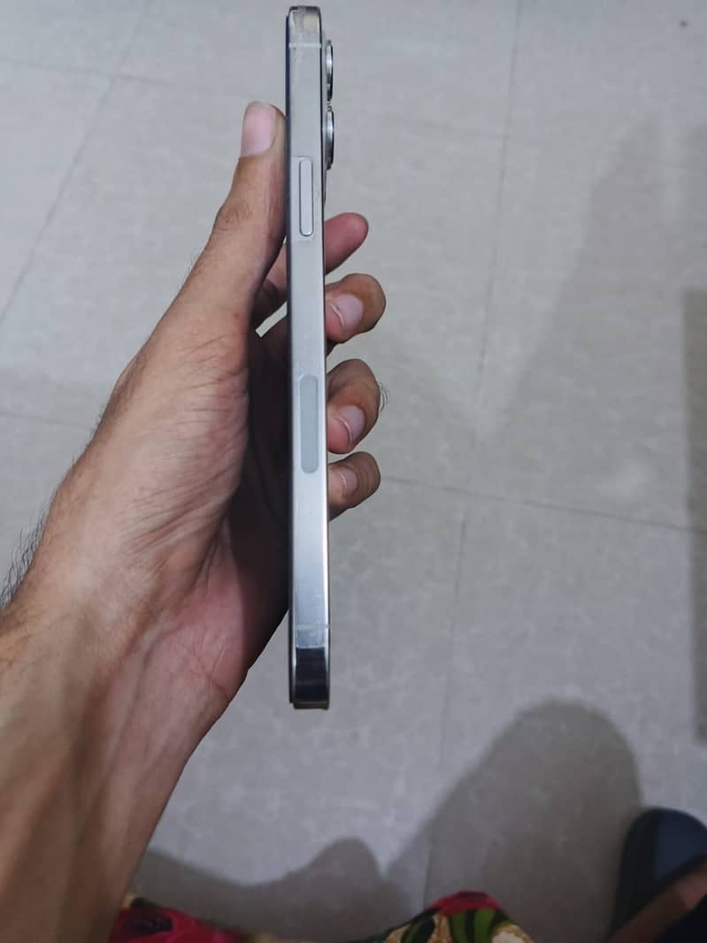 Apple iPhone 12 Pro Max 3
