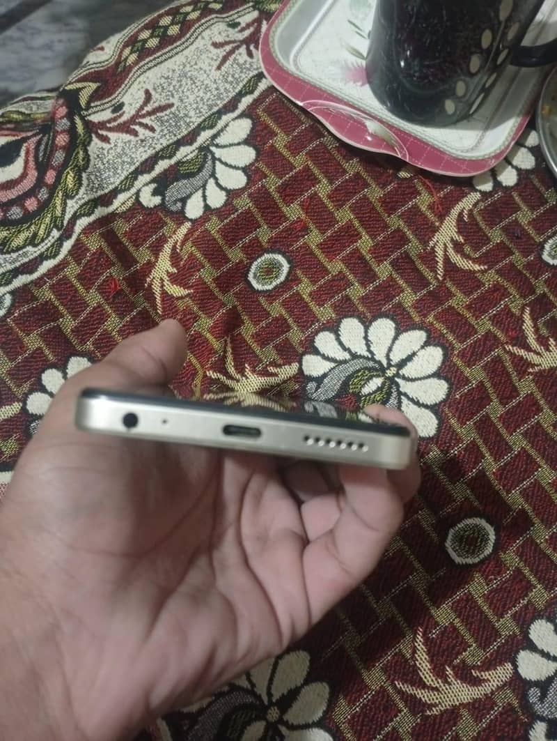 Tecno Spark 20C 4