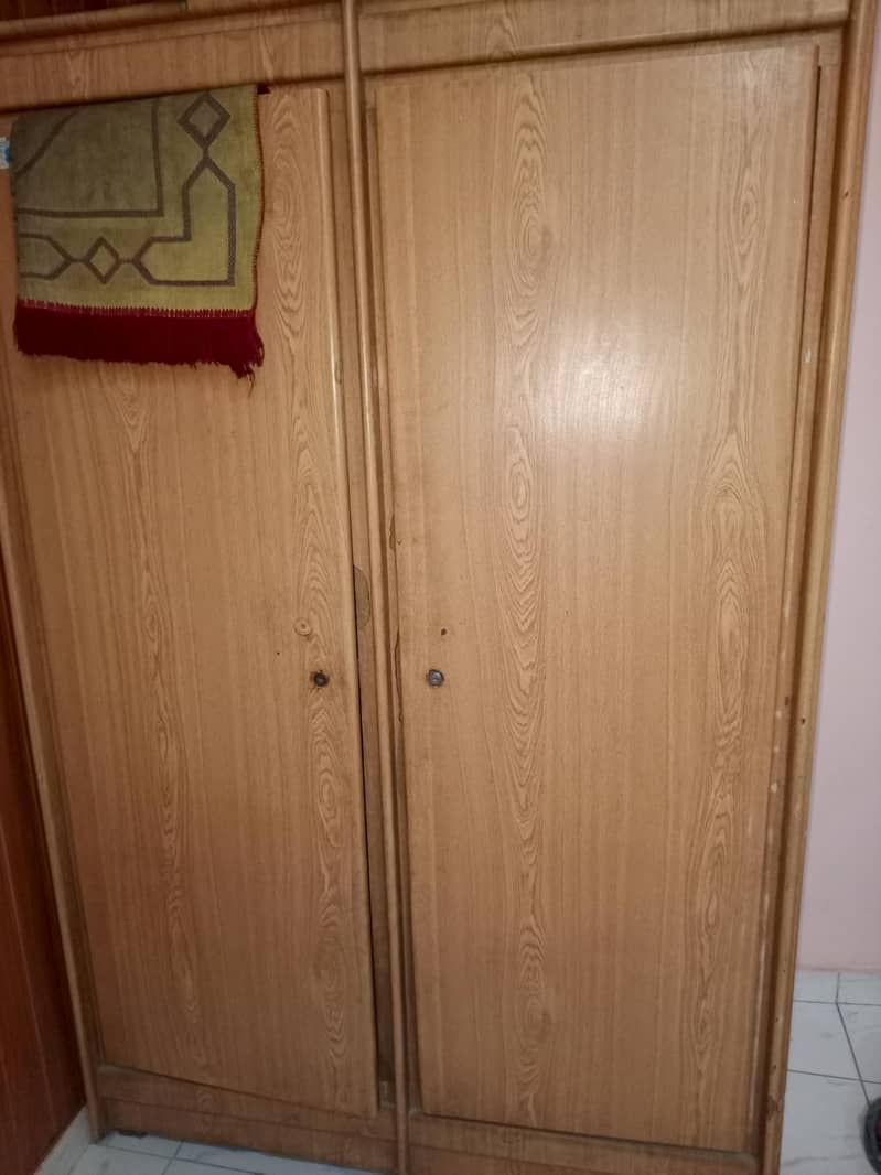 wardrobe 0