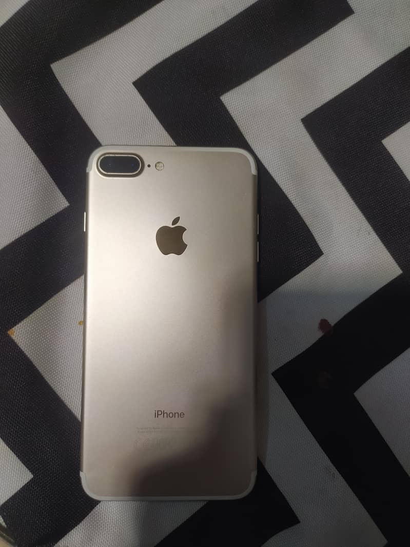Apple iPhone 7 Plus 1
