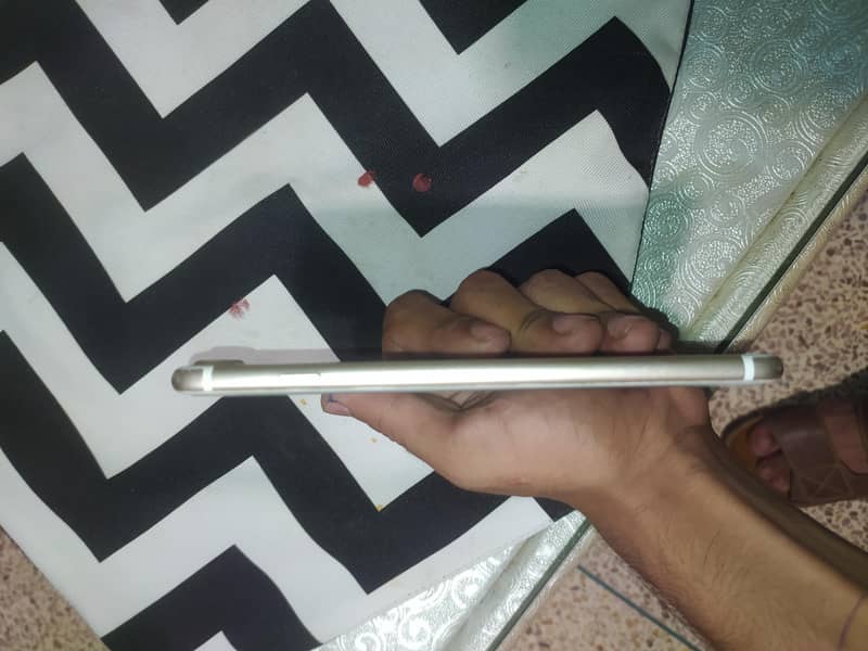 Apple iPhone 7 Plus 2