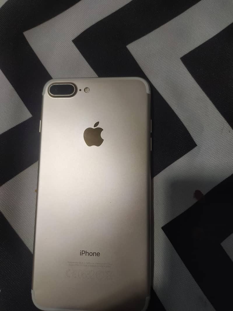 Apple iPhone 7 Plus 3