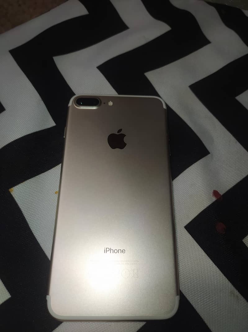 Apple iPhone 7 Plus 4