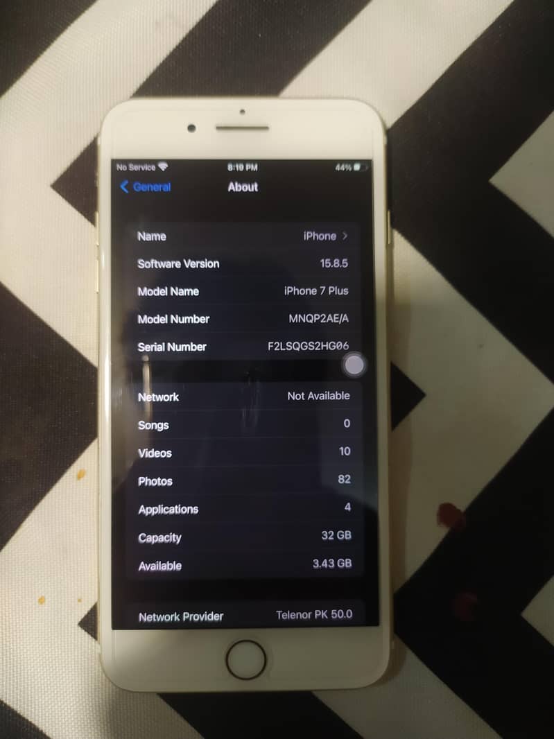 Apple iPhone 7 Plus 6