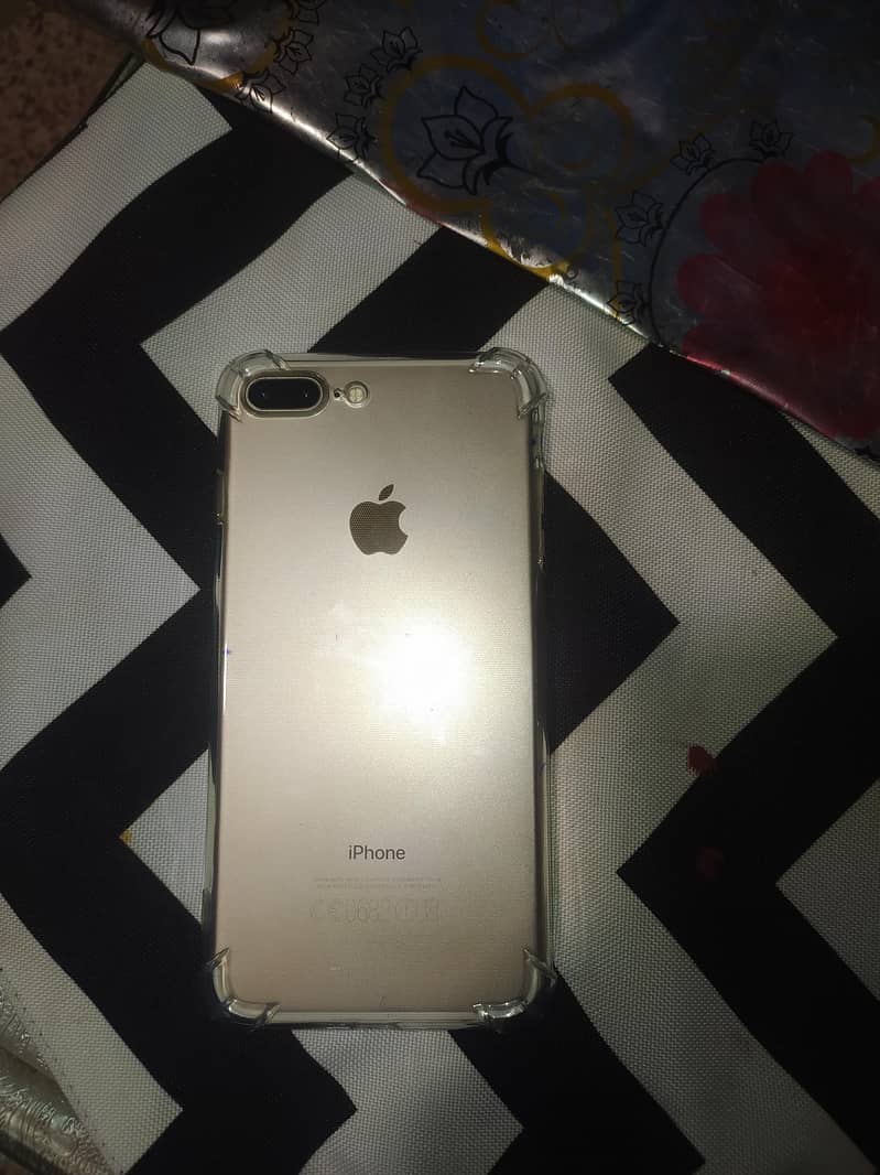 Apple iPhone 7 Plus 8