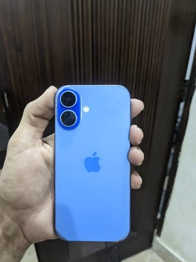 Apple iPhone 16