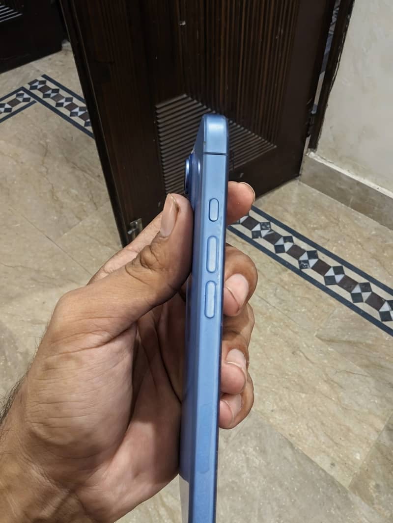Apple iPhone 16 1