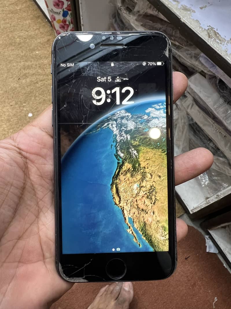 Apple iPhone 8 5