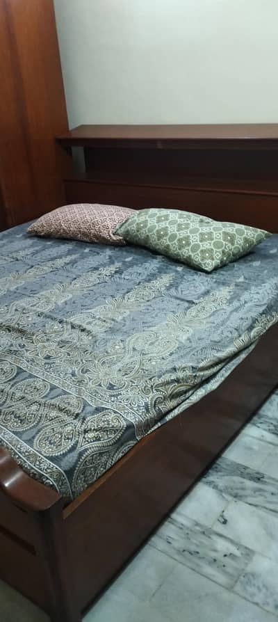 Double Size bed Fir Sale