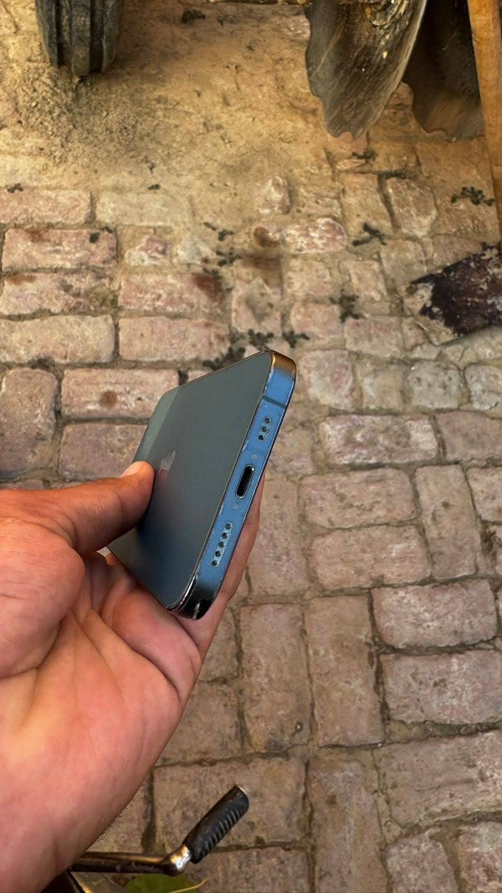 Apple iPhone 12 Pro 1