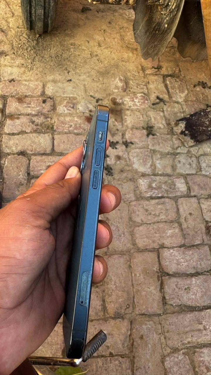 Apple iPhone 12 Pro 2