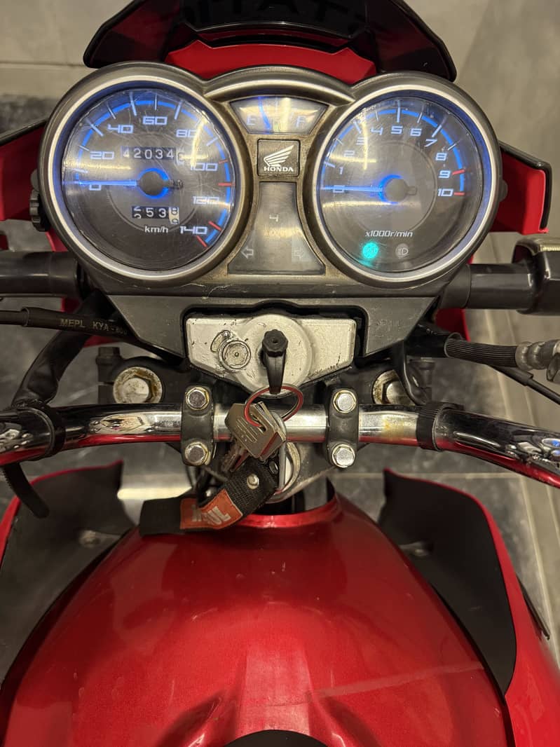 CB150F Red Colour 3