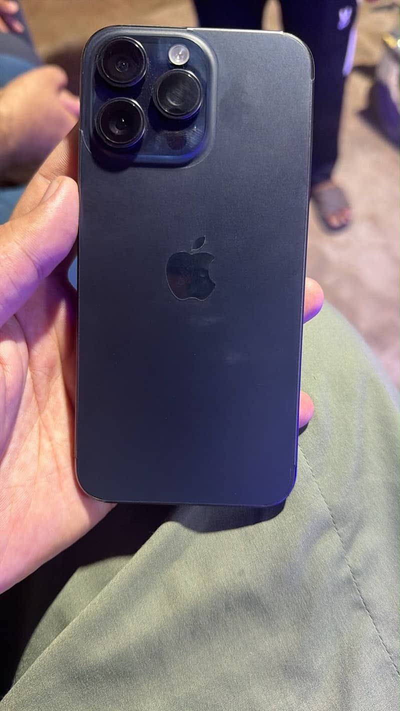 Apple iPhone 15 Pro Max 6