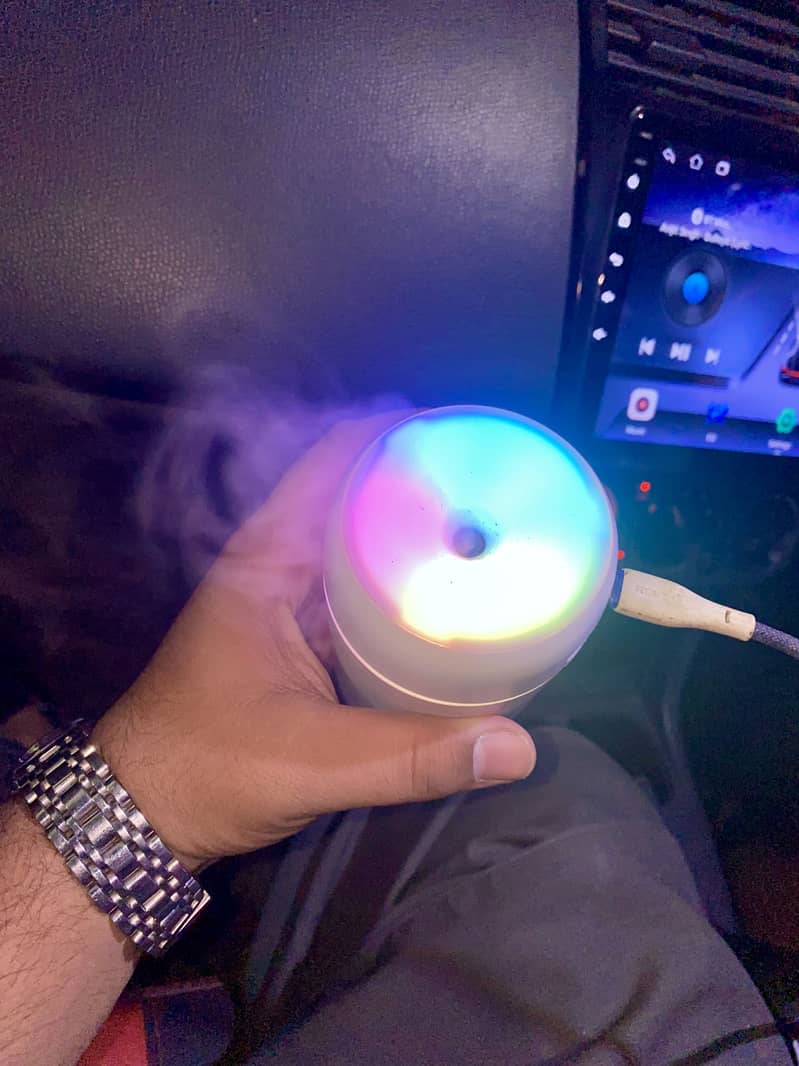 Portable Mini Humidifier / Aroma Diffuser 1