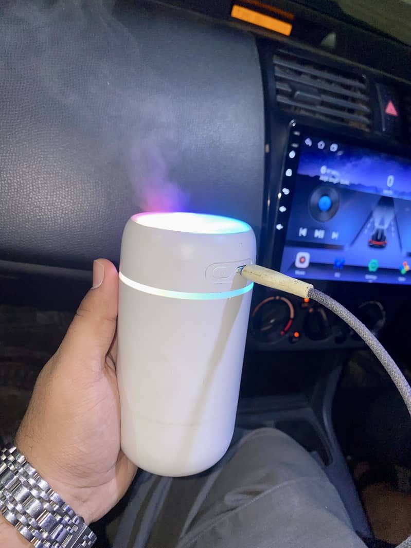 Portable Mini Humidifier / Aroma Diffuser 2