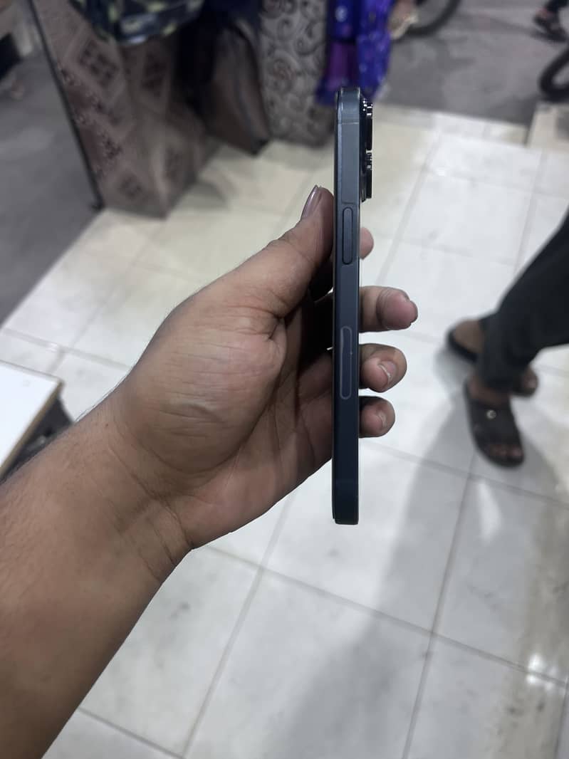 Apple iPhone 14 3