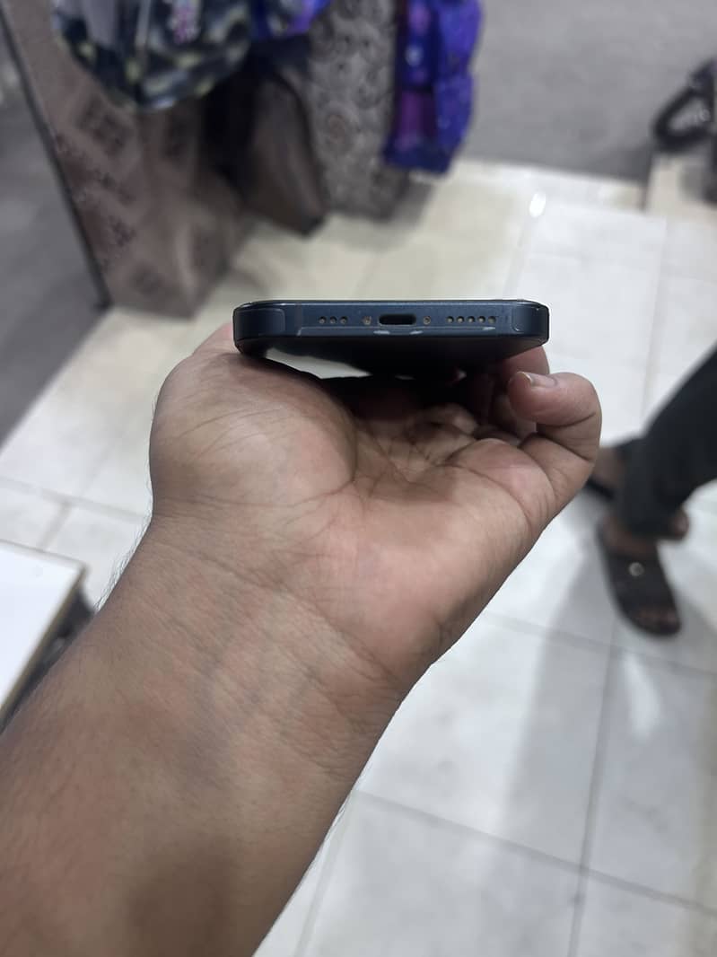 Apple iPhone 14 4