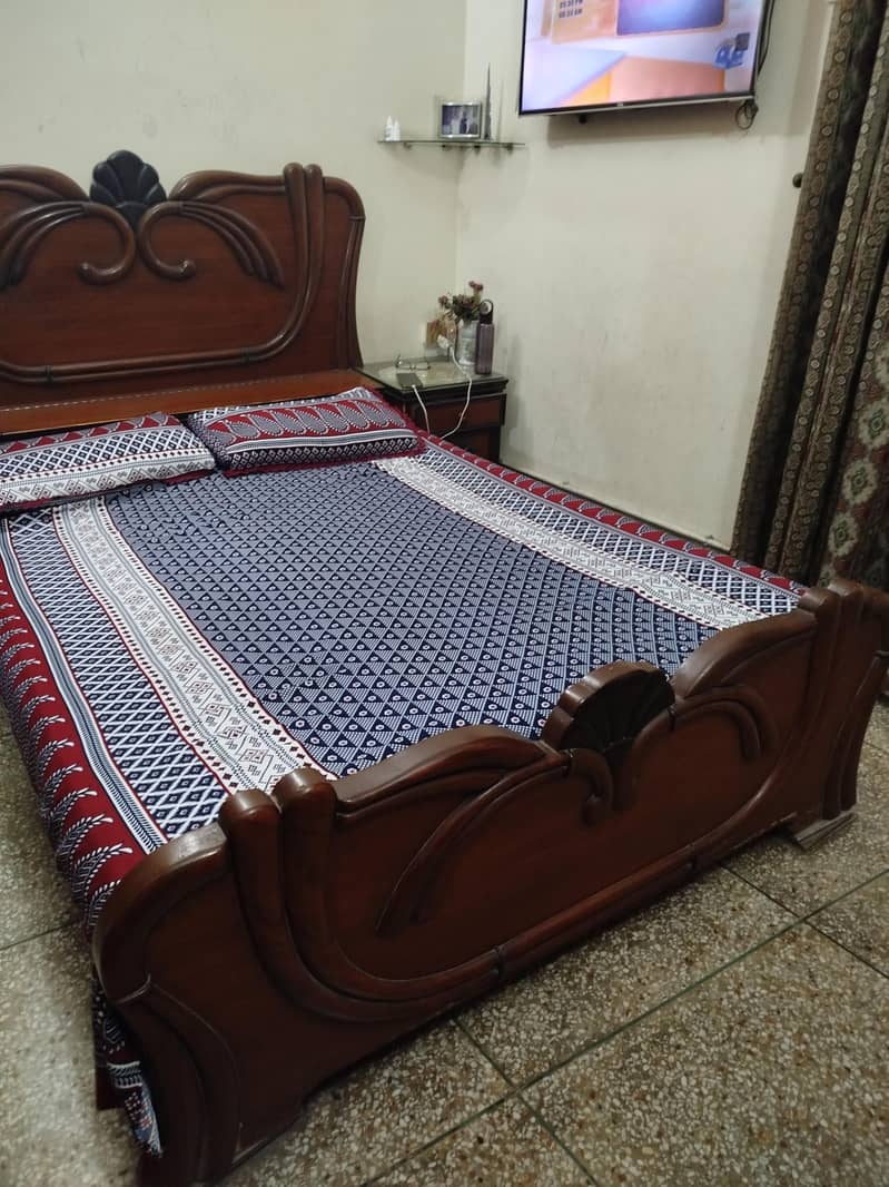 bed with side tables 3