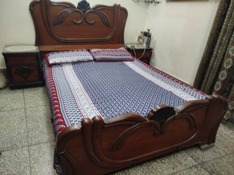 bed with side tables 4