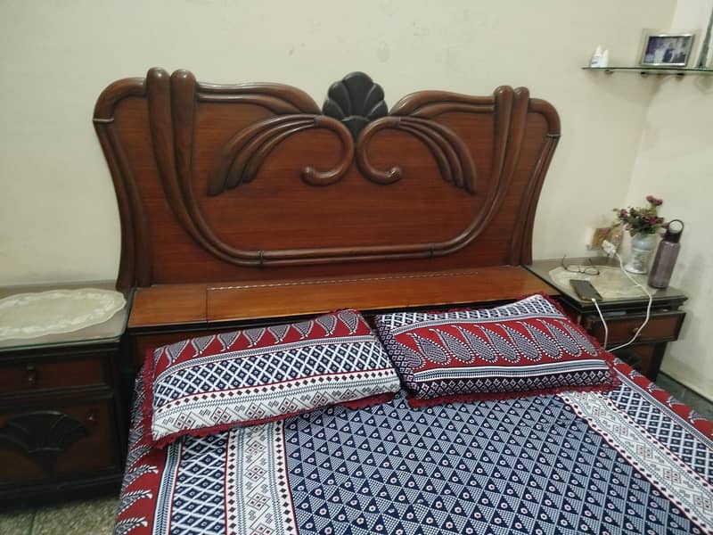 bed with side tables 6
